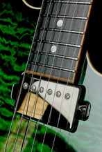 Load image into Gallery viewer, Carneglia Sublime Quilted Top Green Burst