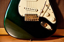Load image into Gallery viewer, Mark Grant Calicaster Kandy Apple Green