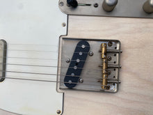 Load image into Gallery viewer, Whitfill T White Blonde