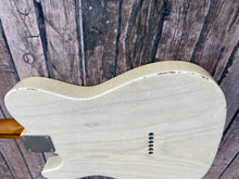 Load image into Gallery viewer, Whitfill T White Blonde