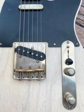 Load image into Gallery viewer, Whitfill T White Blonde