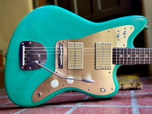 Load and play video in Gallery viewer, Waterslide Dual Foil Offset