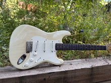 Load image into Gallery viewer, GVCG 59 White Blonde Strat
